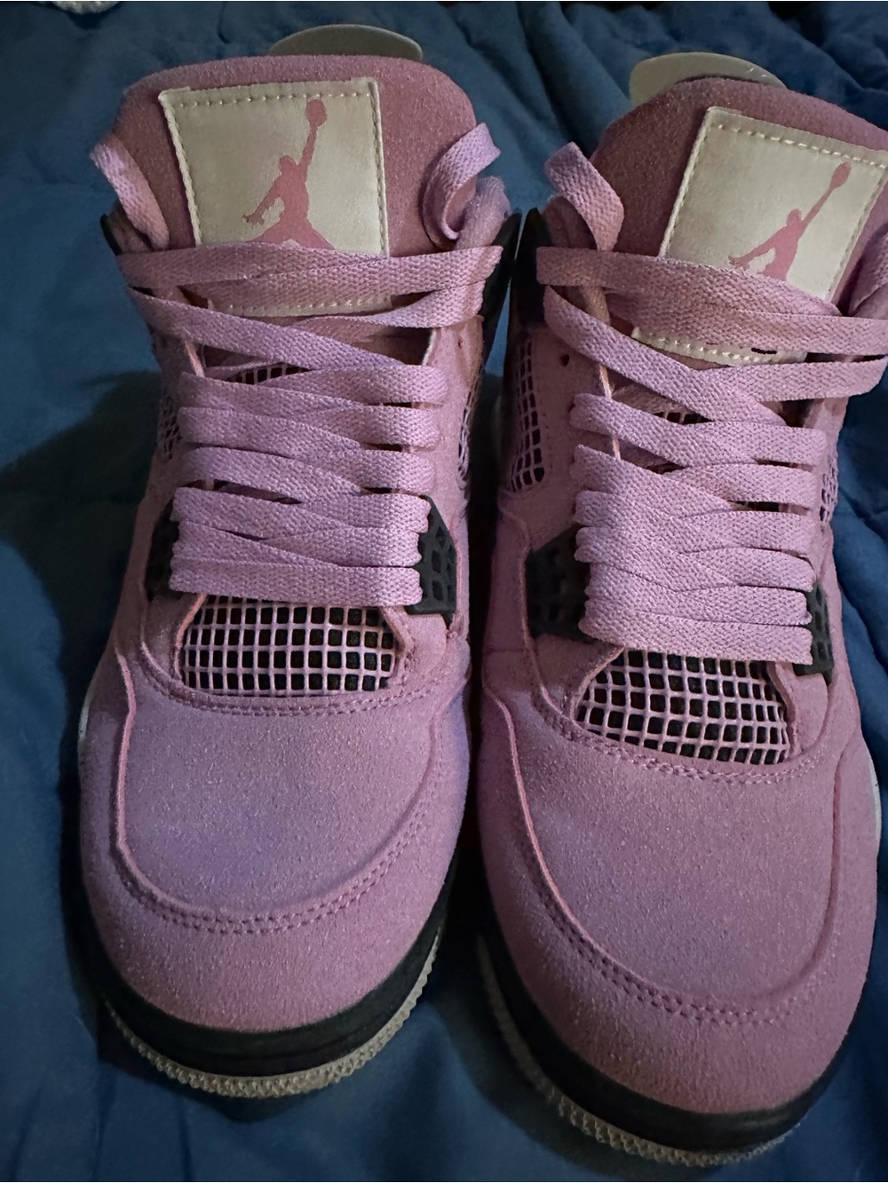 Jordan 4 women’s retro. No box. only worn a few times.